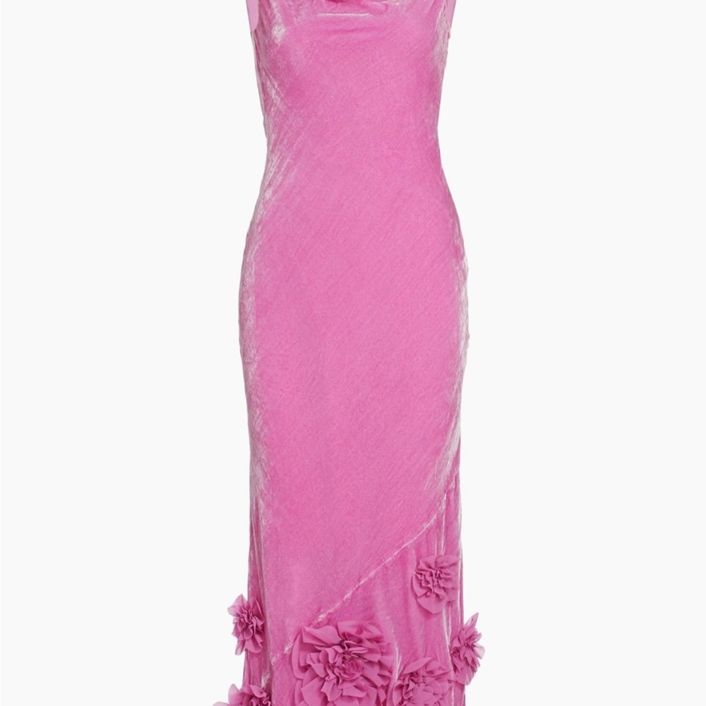 Besutiful Salon Pink Velvet dress! Only wore once and in perfect condition!